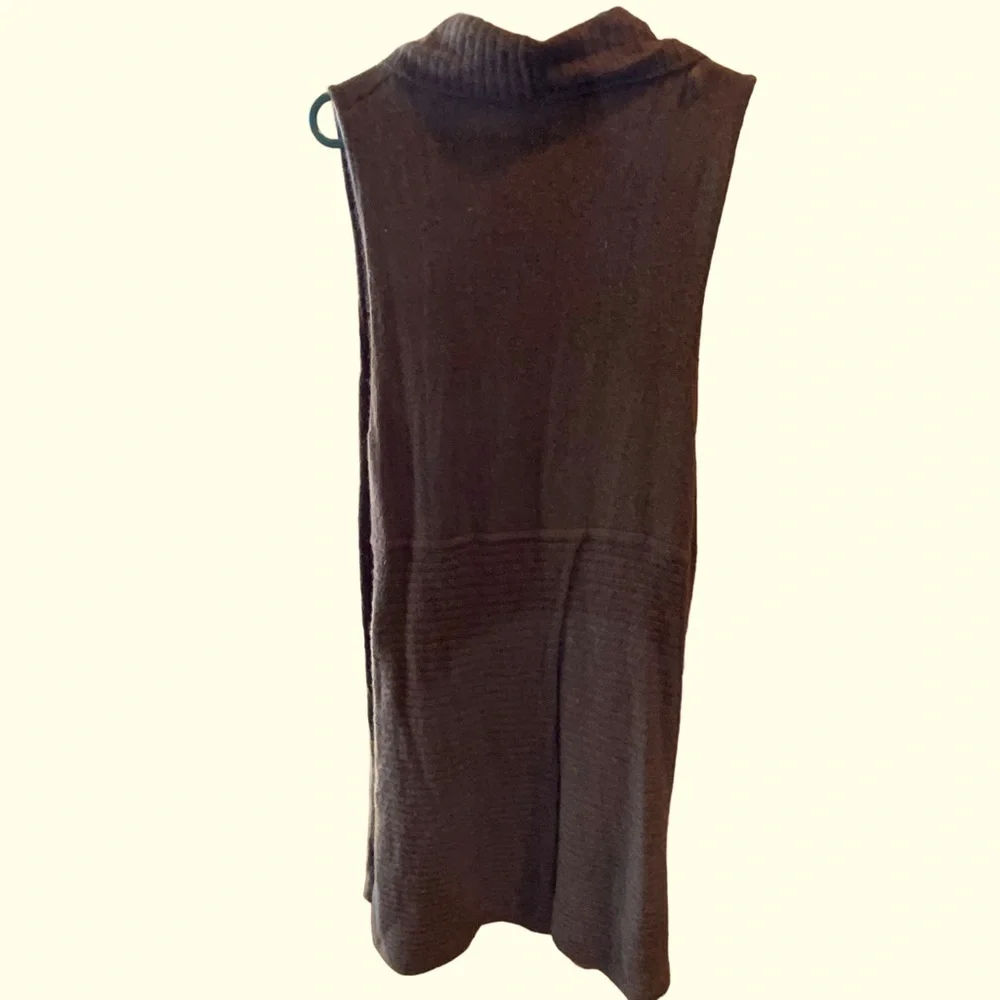 Max Studio Long Sleeveless Knit Olive Green Sweater Vest Top Wool Blend Large